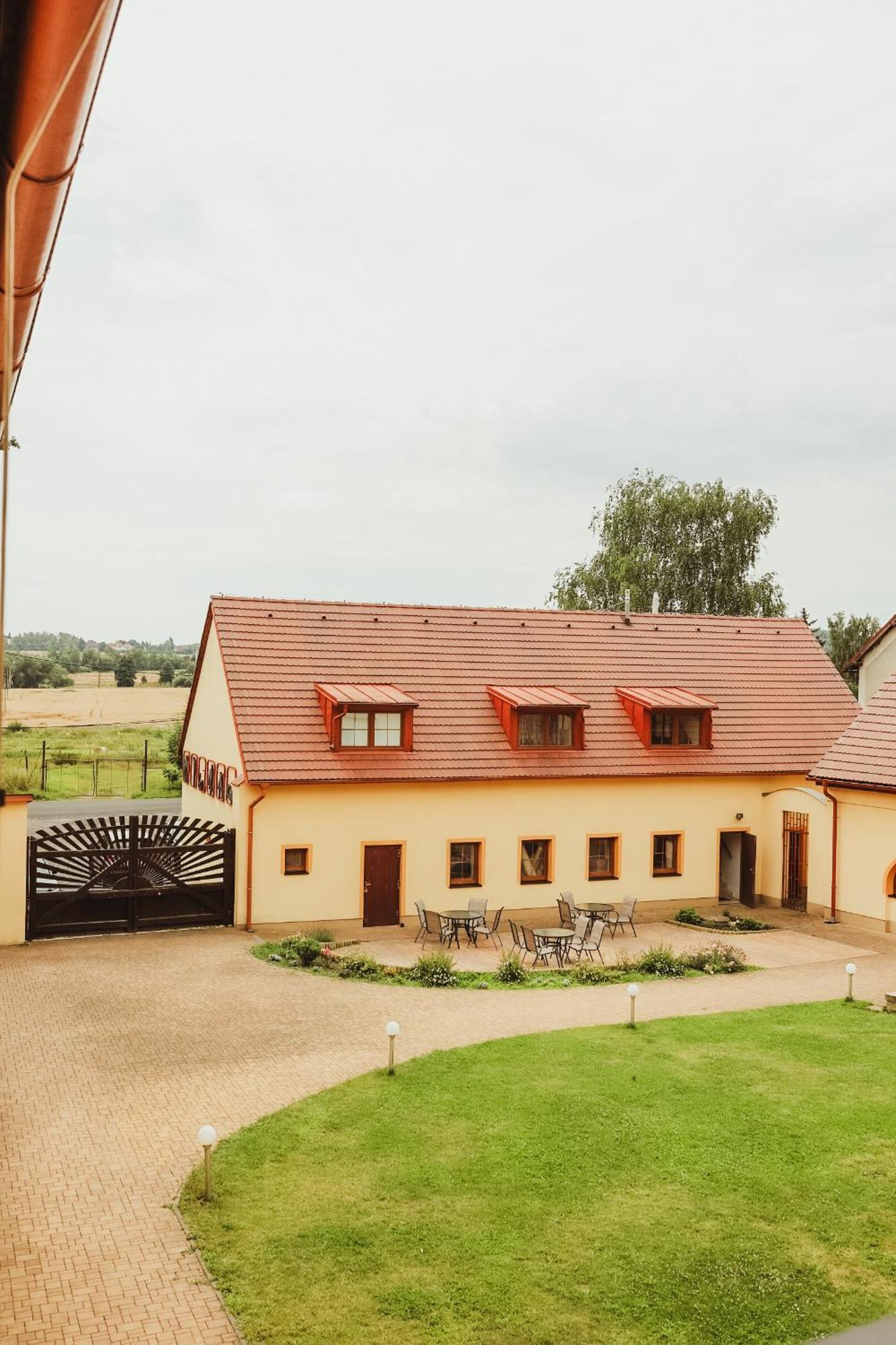 贝凯运动休闲酒店 Františkovy Lázně 外观 照片